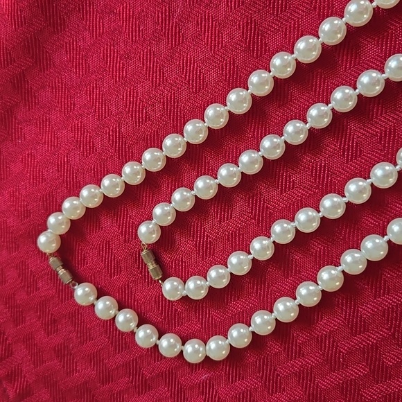 PEARLS 1 set of 2 Two Strands 14 inch and 11 inch Estate Sale Find EUC VINTAGE - Picture 2 of 8
